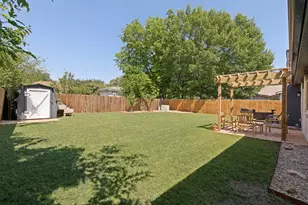 2404 Bending Trail, Austin, TX 78744 - Photo 21
