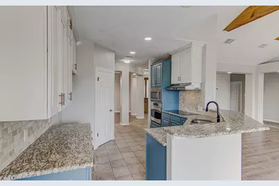 5006 Thunderbird Street, Lago Vista, TX 78645 - Photo 9