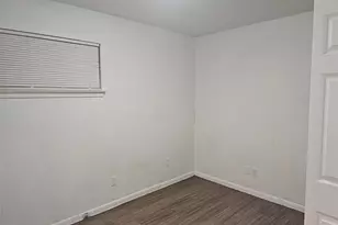 7300 Bennett Ave, Austin, TX 78752 - Photo 11