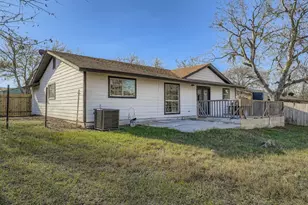 7004 E Meadow Bend Dr, Austin, TX 78724 - Photo 25