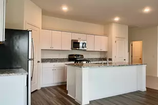 203 Stonebrook Dr, Hutto, TX 78634 - Photo 9