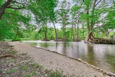 1220 Sleepy Hollow Ln Lane, New Braunfels, TX 78130 - Photo 27