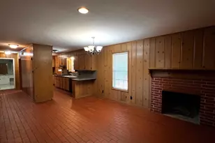 235 W Lower Line St, La Grange, TX 78945 - Photo 5