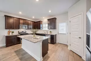 9419 Bracted Sedge Dr, San Antonio, TX 78254 - Photo 11