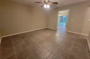 609 Cottonwood St, Lockhart, TX 78644 - Photo 5