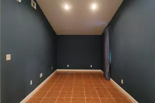 609 Cottonwood St, Lockhart, TX 78644 - Photo 11