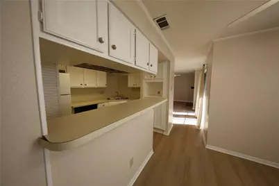 1510 W North Loop Boulevard #412, Austin, TX 78756 - Photo 9