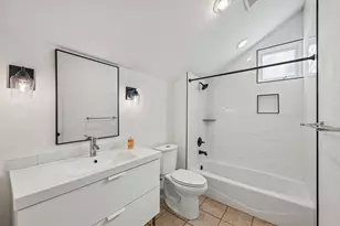 1710 E 16th St, Austin, TX 78702 - Photo 13