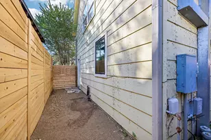 1710 E 16th St, Austin, TX 78702 - Photo 29