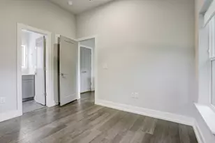 1224 Eleanor St, Austin, TX 78721 - Photo 11
