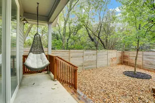 1224 Eleanor St, Austin, TX 78721 - Photo 15