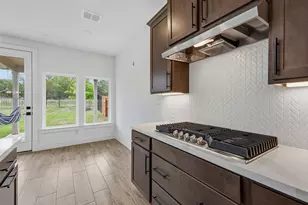 1102 Sage Thrasher Cir, Dripping Springs, TX 78620 - Photo 15