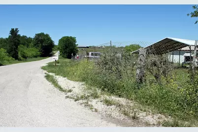 1023 Sierra Drive, Lockhart, TX 78644 - Photo 31