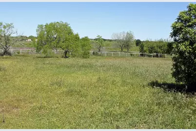 1023 Sierra Drive, Lockhart, TX 78644 - Photo 11