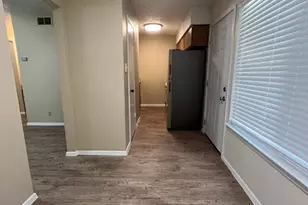 202 E 32nd St, Austin, TX 78705 - Photo 3