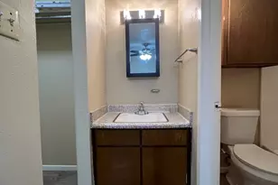 202 E 32nd St, Austin, TX 78705 - Photo 15