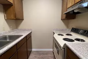 202 E 32nd St, Austin, TX 78705 - Photo 5