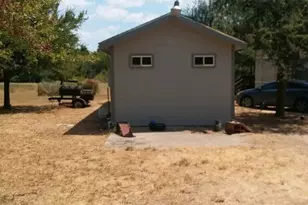 1010 Co Rd 490, Elgin, TX 78621 - Photo 25