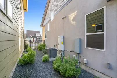 1004 Banyon Street, Austin, TX 78757 - Photo 31