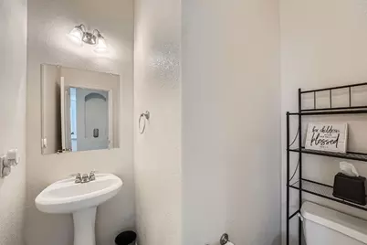 2004 S Ash Cove W, Hutto, TX 78634 - Photo 15