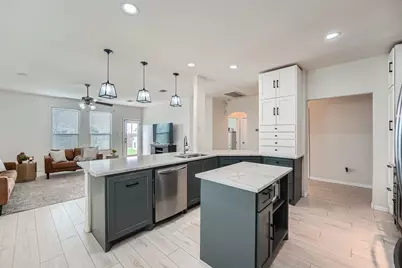 2004 S Ash Cove W, Hutto, TX 78634 - Photo 11