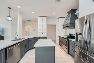 2004 S Ash Cove W, Hutto, TX 78634 - Photo 9