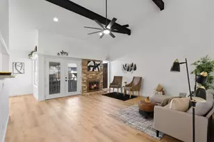 2009 Sandberg Dr, Austin, TX 78752 - Photo 3