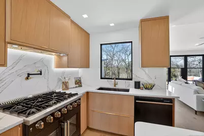 5406 Buffalo Pass, Austin, TX 78745 - Photo 11