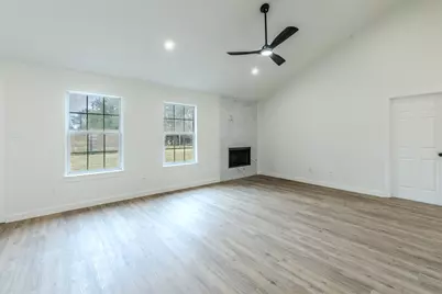 119 W Kikipua Lane, Bastrop, TX 78602 - Photo 5