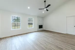 119 W Kikipua Ln, Bastrop, TX 78602 - Photo 5