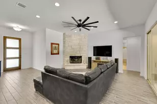 213 Lost Pr Trl, Liberty Hill, TX 78642 - Photo 11