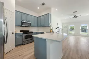 10114 Janet Loop, Dripping Springs, TX 78620 - Photo 11