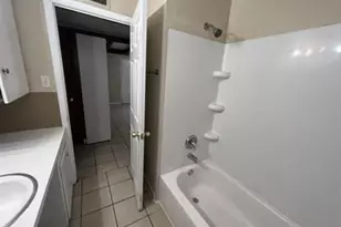 610 N Main St, Kyle, TX 78640 - Photo 9