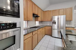 10604 Lord Derby Dr, Austin, TX 78748 - Photo 9