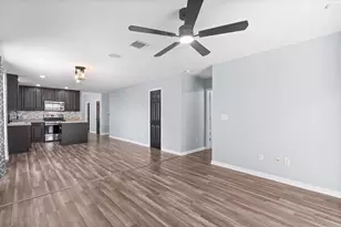 5036 Lexington Meadow Ln, Del Valle, TX 78617 - Photo 13