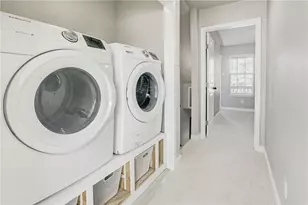 1810 River Crossing Cir, Austin, TX 78741 - Photo 9