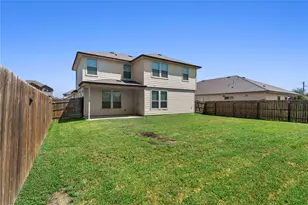 105 Green Jay Dr, Jarrell, TX 76537 - Photo 39