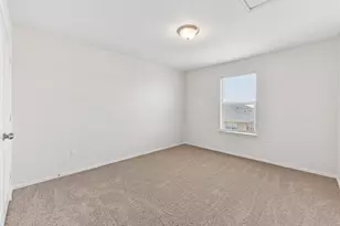 105 Green Jay Dr, Jarrell, TX 76537 - Photo 19