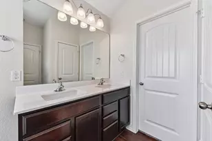 105 Green Jay Dr, Jarrell, TX 76537 - Photo 27