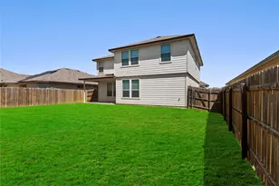 105 Green Jay Dr, Jarrell, TX 76537 - Photo 37