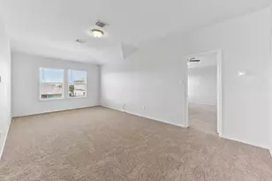 105 Green Jay Dr, Jarrell, TX 76537 - Photo 19