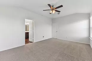 105 Green Jay Dr, Jarrell, TX 76537 - Photo 23