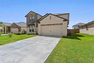 105 Green Jay Dr, Jarrell, TX 76537 - Photo 3