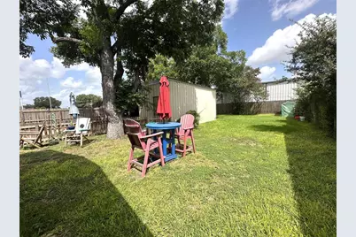 129 E Crockett Street, La Grange, TX 78945 - Photo 15