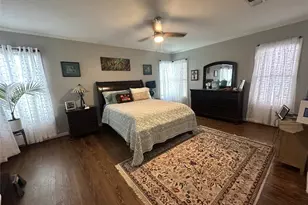 129 E Crockett St, La Grange, TX 78945 - Photo 5
