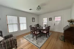 129 E Crockett St, La Grange, TX 78945 - Photo 3