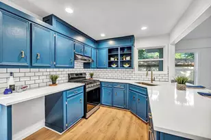 406 Lakeway Dr, Georgetown, TX 78628 - Photo 9