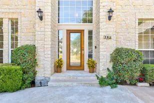 38 Tiburon Dr, The Hills, TX 78738 - Photo 5