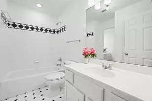 38 Tiburon Dr, The Hills, TX 78738 - Photo 27