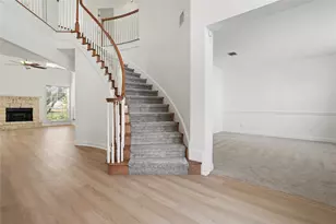 38 Tiburon Dr, The Hills, TX 78738 - Photo 7